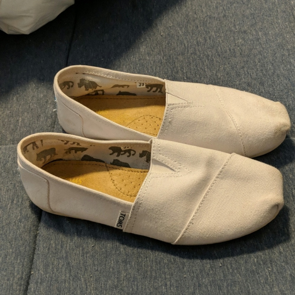 White Toms
